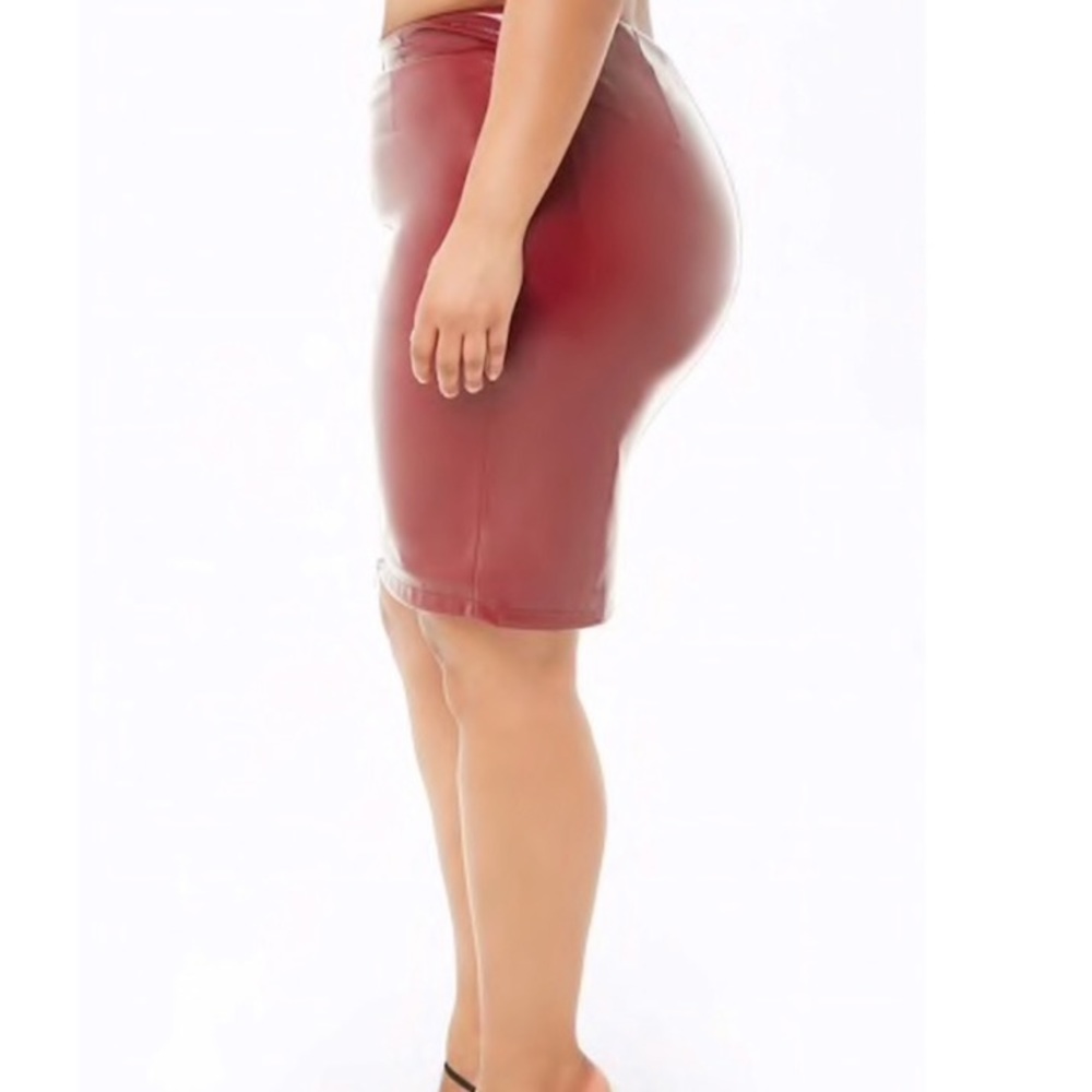 SOLD Plus Zipped Faux Leather Pencil Skirt - Picture 2 of 5